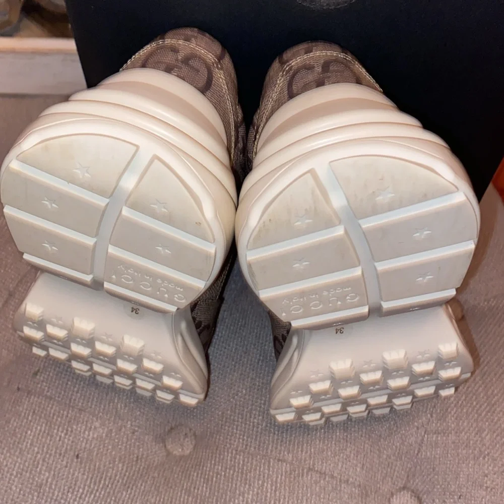Gucci Macro Supreme Beige Ebony low top Sneakers - Picture 9 of 17